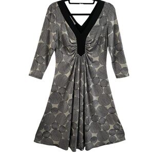 MAGGY LONDON DRESS, Sz 10, Black & Cream Fit & Flare with V-Neck & 3/4 Sleeves.